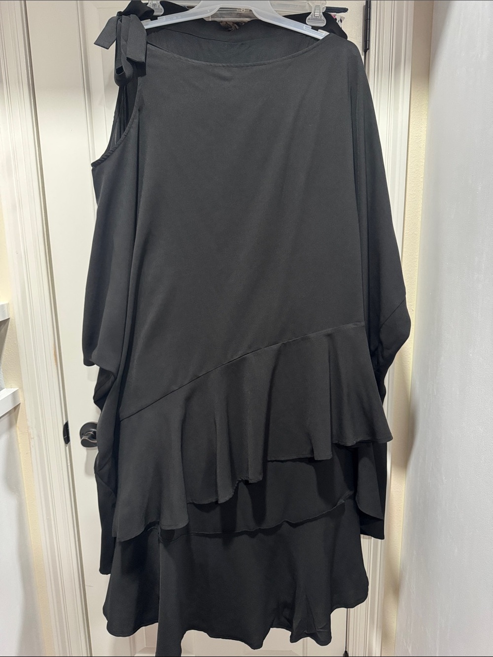 Elegant Black One-Shoulder Ruffle Dress